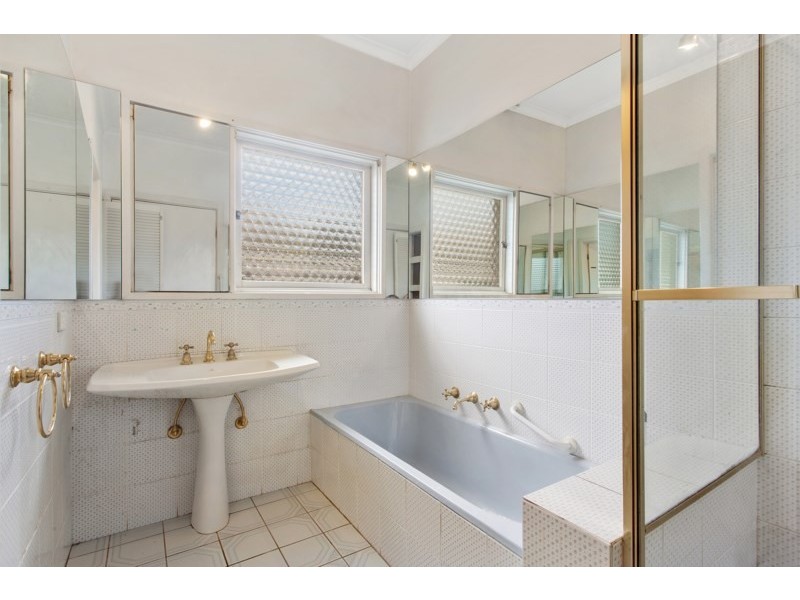 10 Wards Grove, Bentleigh East VIC 3165