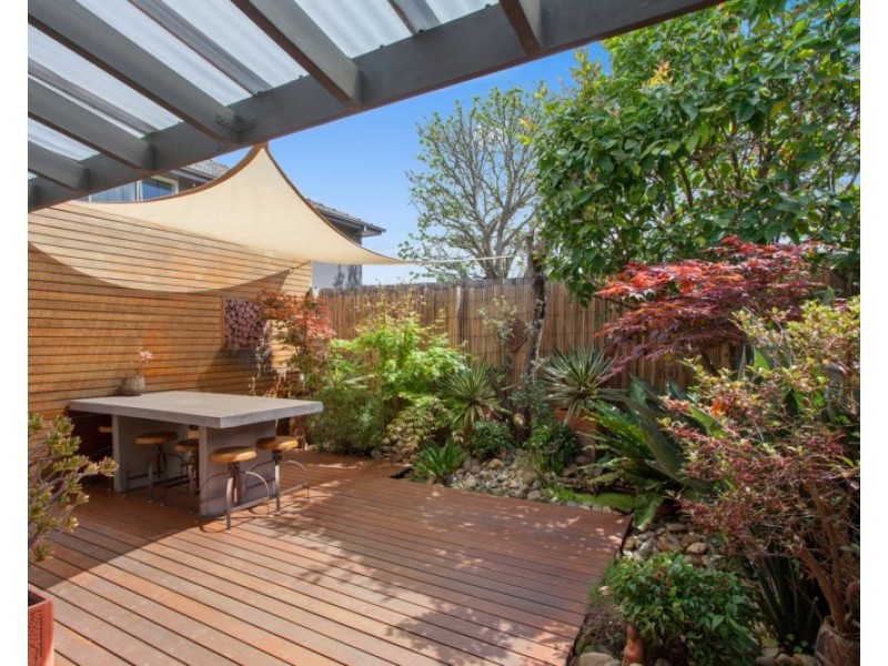 2a Kokaribb Road, Carnegie VIC 3163