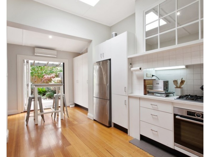 2a Kokaribb Road, Carnegie VIC 3163