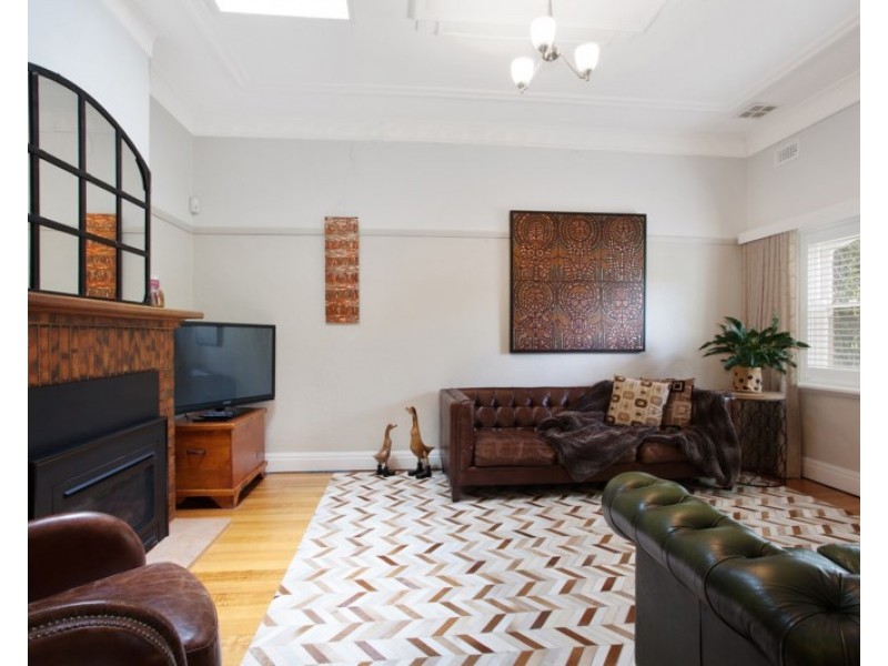 2a Kokaribb Road, Carnegie VIC 3163