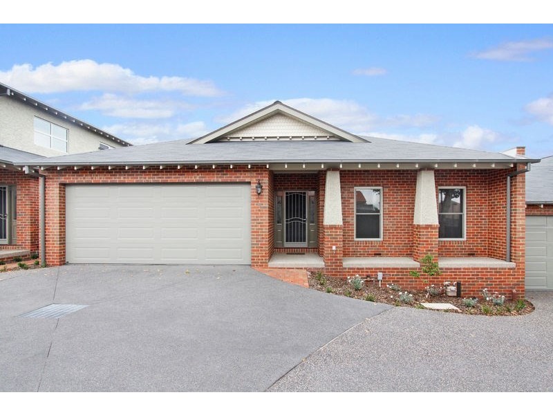 4/10 Omama Road, Murrumbeena VIC 3163