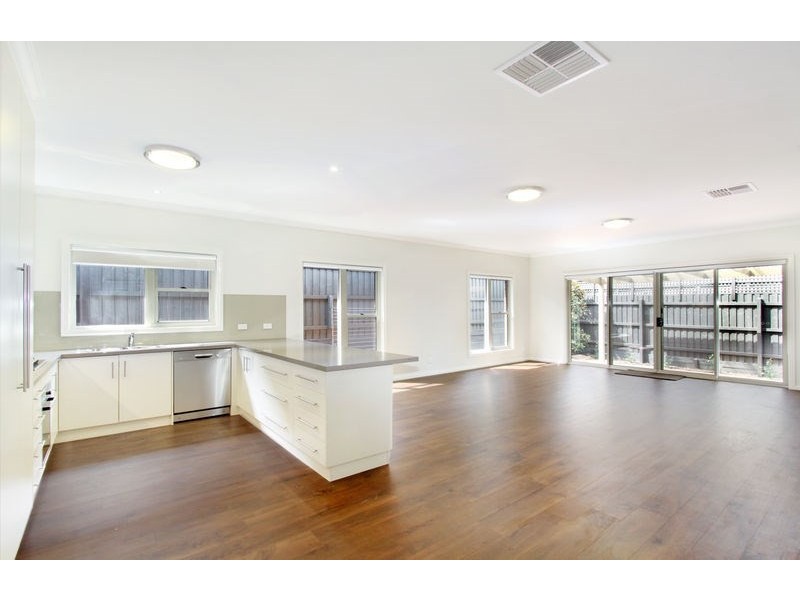 4/10 Omama Road, Murrumbeena VIC 3163