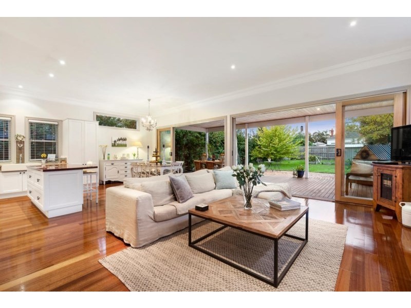 22 Latrobe Street, Hughesdale VIC 3166