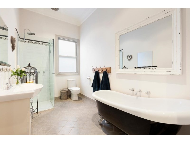 22 Latrobe Street, Hughesdale VIC 3166
