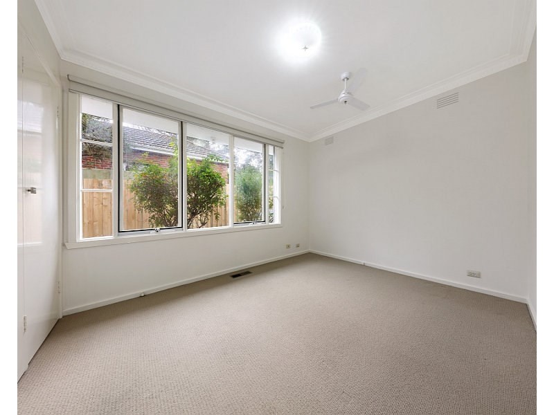 2/11 Iris Road, Glen Iris VIC 3146