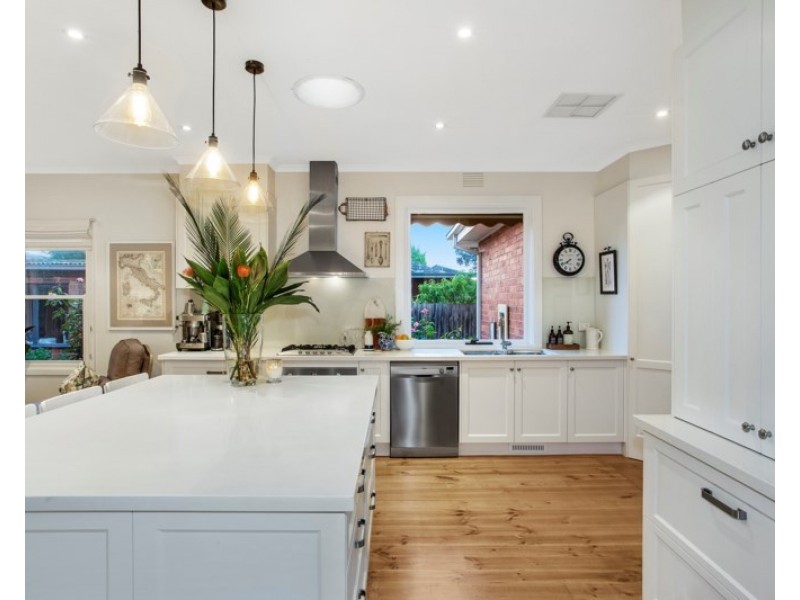 18 Latham Street, Bentleigh East VIC 3165