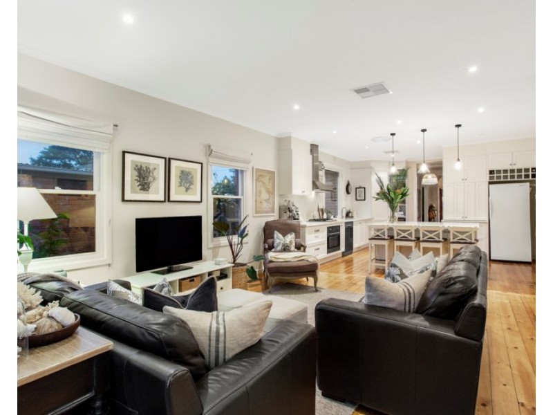 18 Latham Street, Bentleigh East VIC 3165