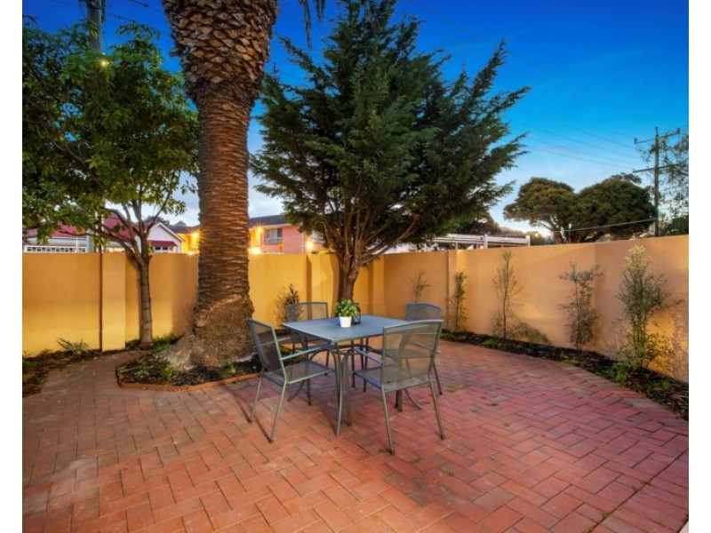 1/11 Rosstown Road, Carnegie VIC 3163