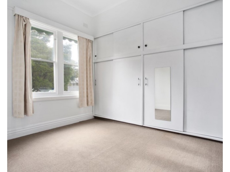 10 Walnut Street, Carnegie VIC 3163