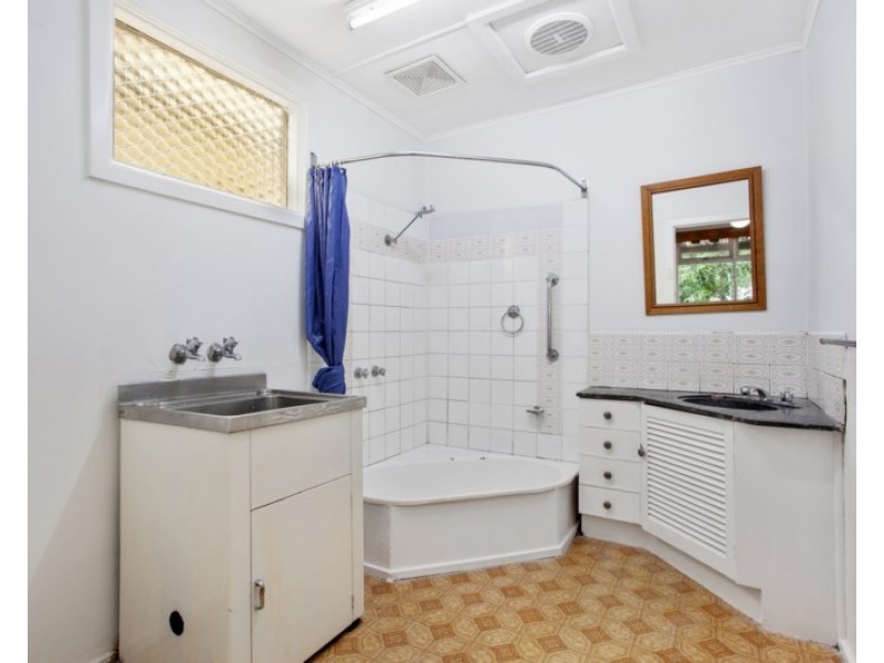 10 Walnut Street, Carnegie VIC 3163