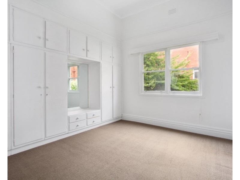 10 Walnut Street, Carnegie VIC 3163