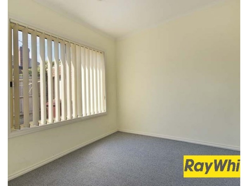 2/33 Ellt Crescent, Noble Park VIC 3174