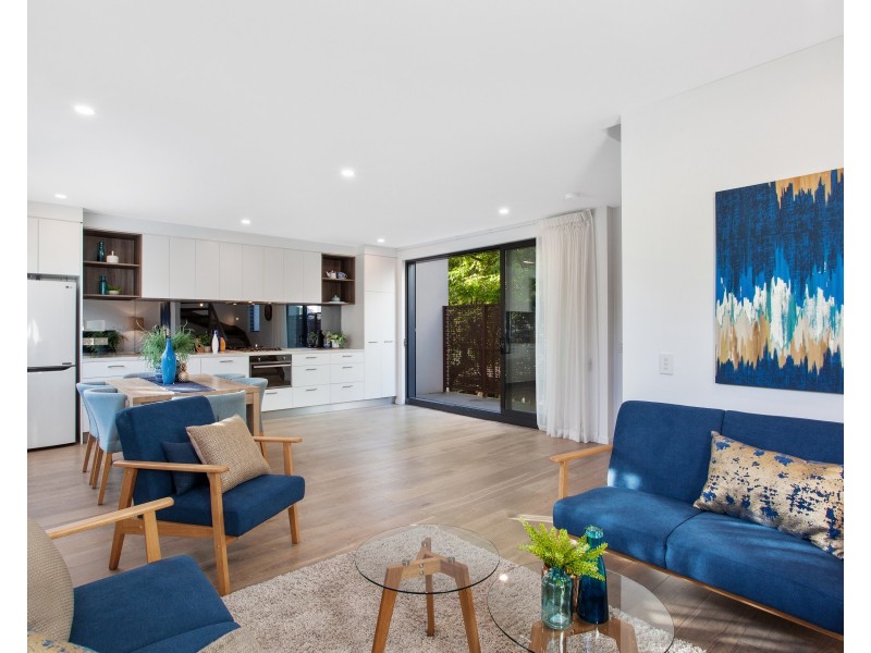 2/18 Canterbury Road, Toorak VIC 3142