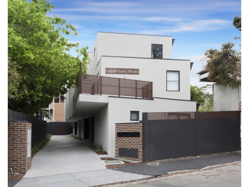 2/18 Canterbury Road, Toorak VIC 3142