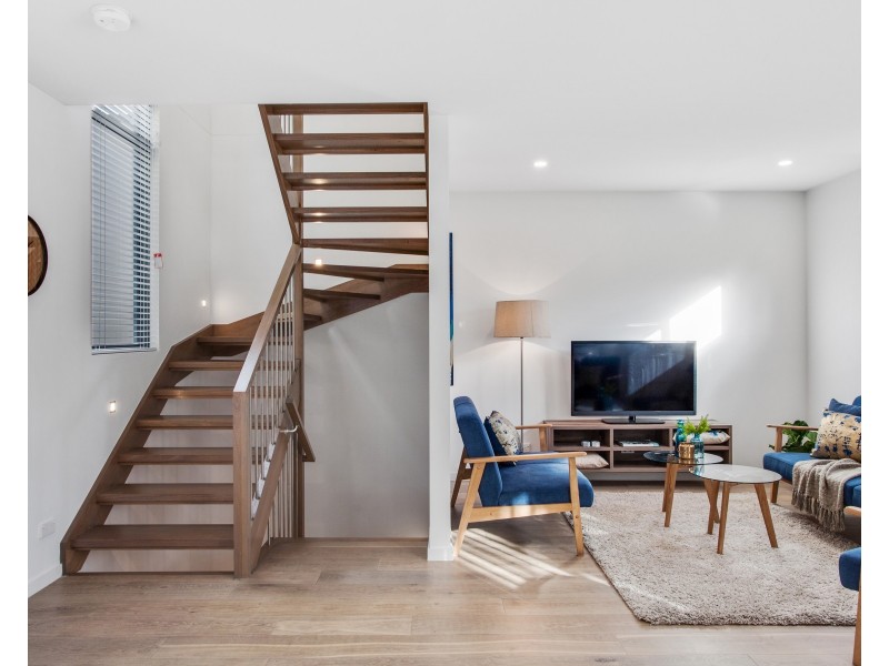 2/18 Canterbury Road, Toorak VIC 3142