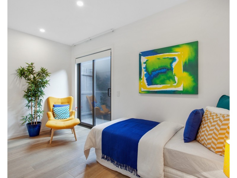 2/18 Canterbury Road, Toorak VIC 3142