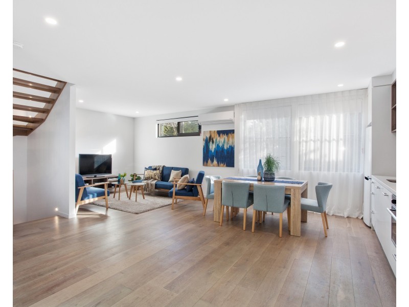 2/18 Canterbury Road, Toorak VIC 3142