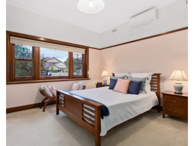 14 Dumblane Street, Hughesdale VIC 3166