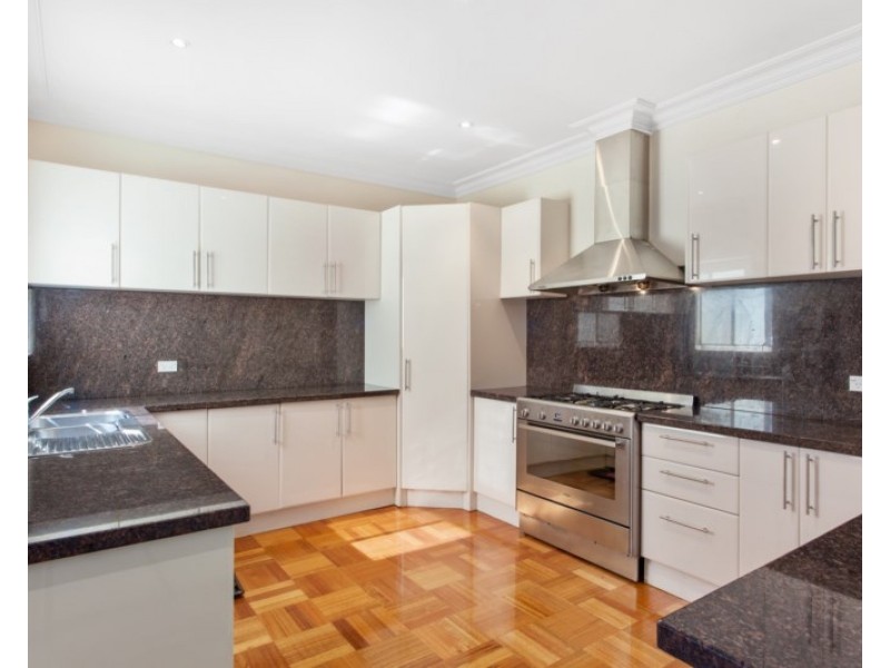 7A Parton Court, Carnegie VIC 3163