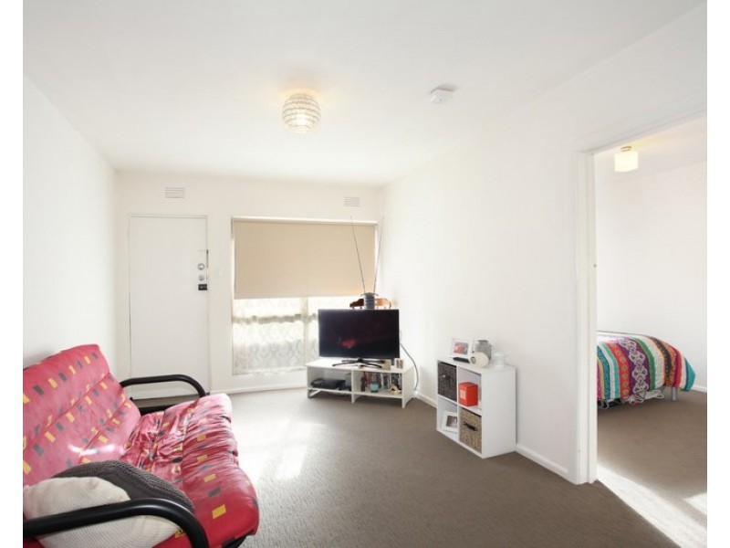 2/41 Shepparson Avenue, Carnegie VIC 3163