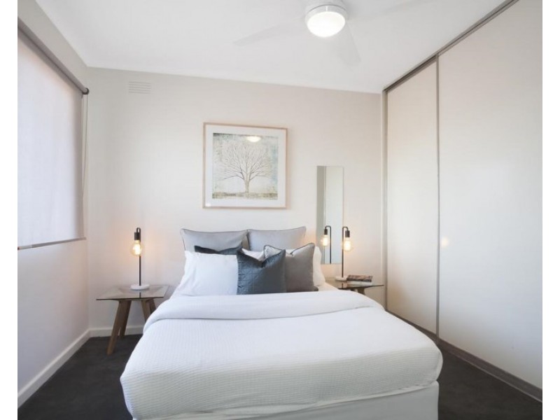 14/2 Maroona Road, Carnegie VIC 3163