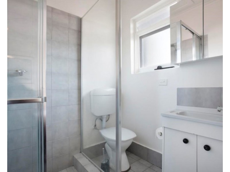 14/2 Maroona Road, Carnegie VIC 3163