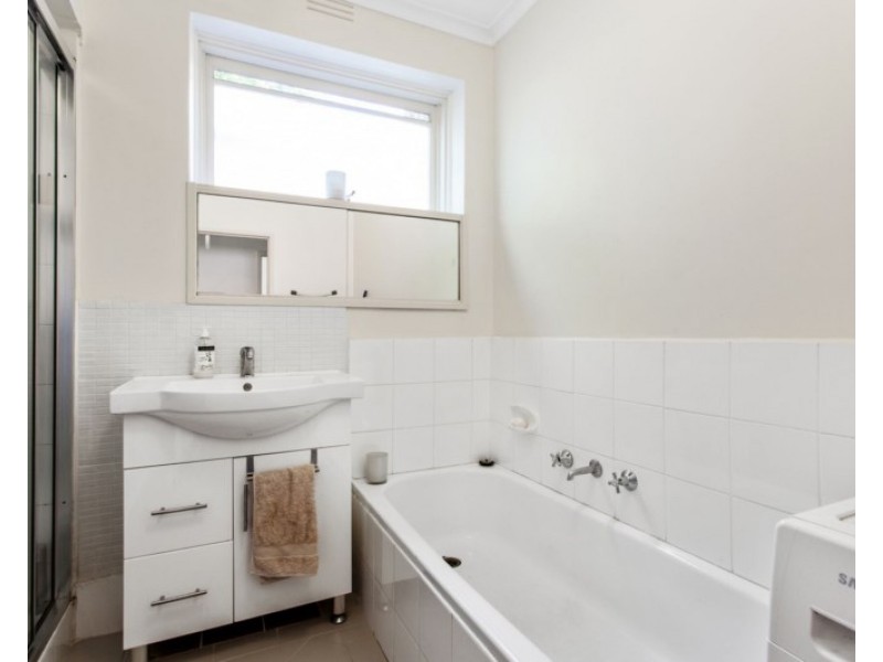 2/9 Wyuna Road, Caulfield North VIC 3161