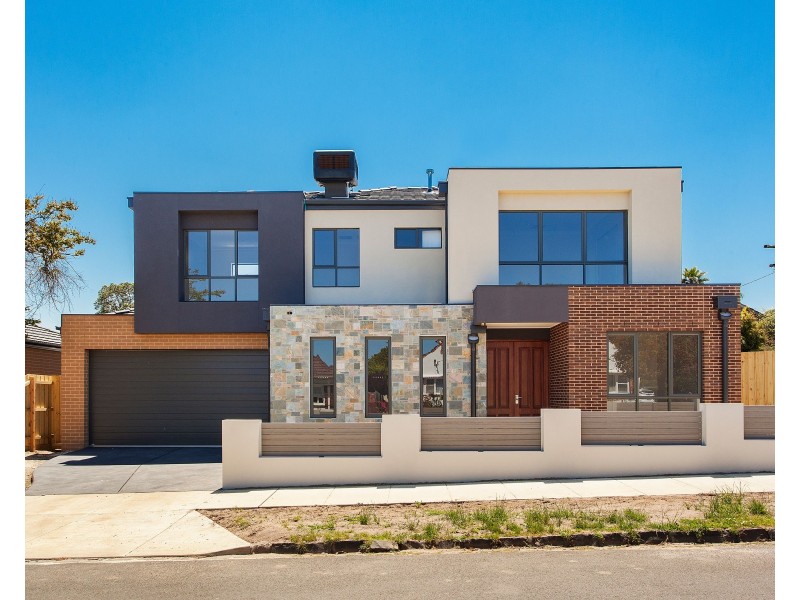 2 Gnarwyn Road, Carnegie VIC 3163