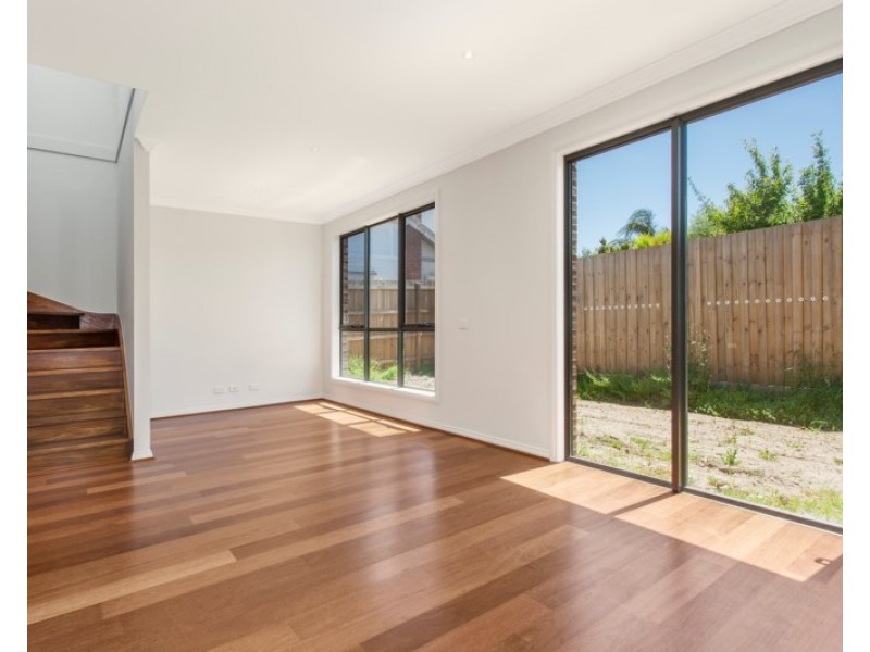 1/5 Carool Road, Carnegie VIC 3163