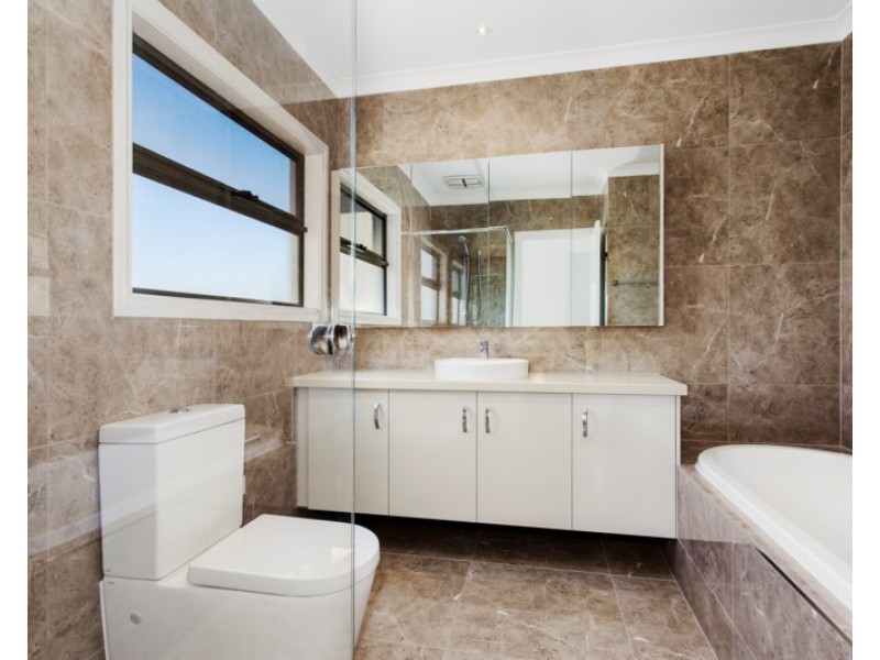 1/5 Carool Road, Carnegie VIC 3163
