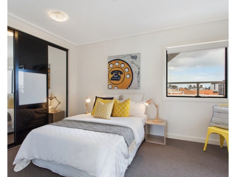 2/81 Koornang Road, Carnegie VIC 3163