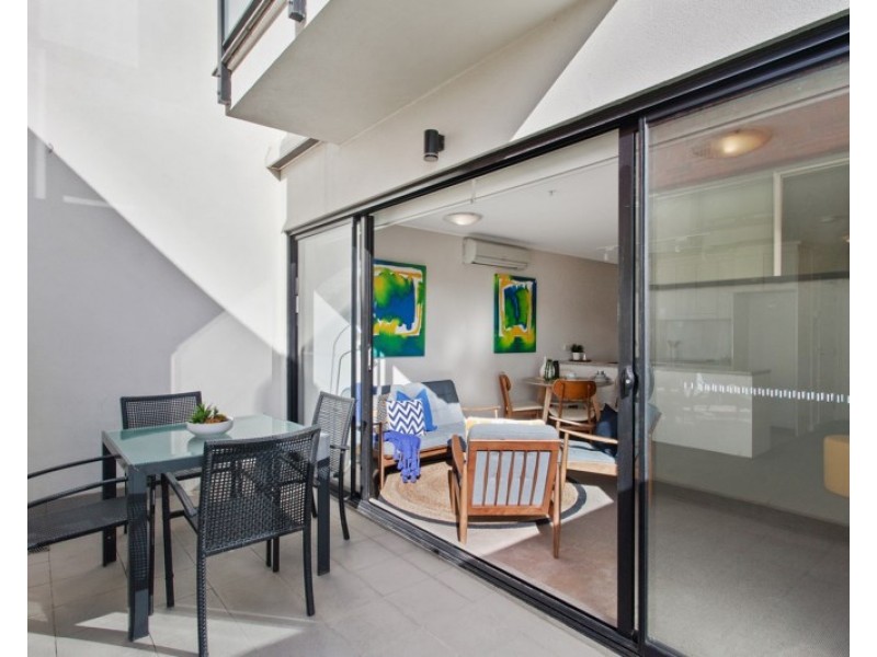 2/81 Koornang Road, Carnegie VIC 3163