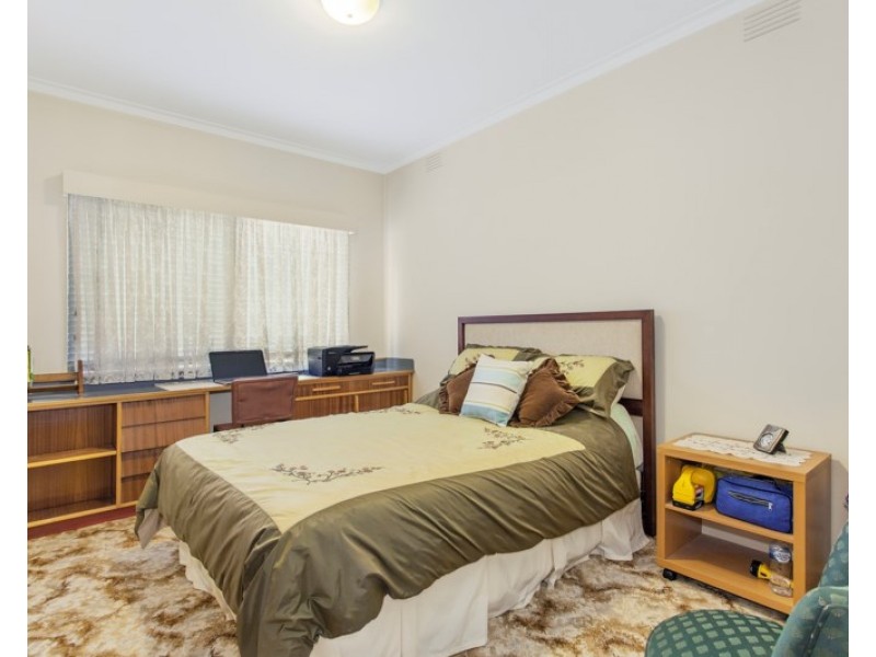 33 Gladwyn Avenue, Bentleigh East VIC 3165