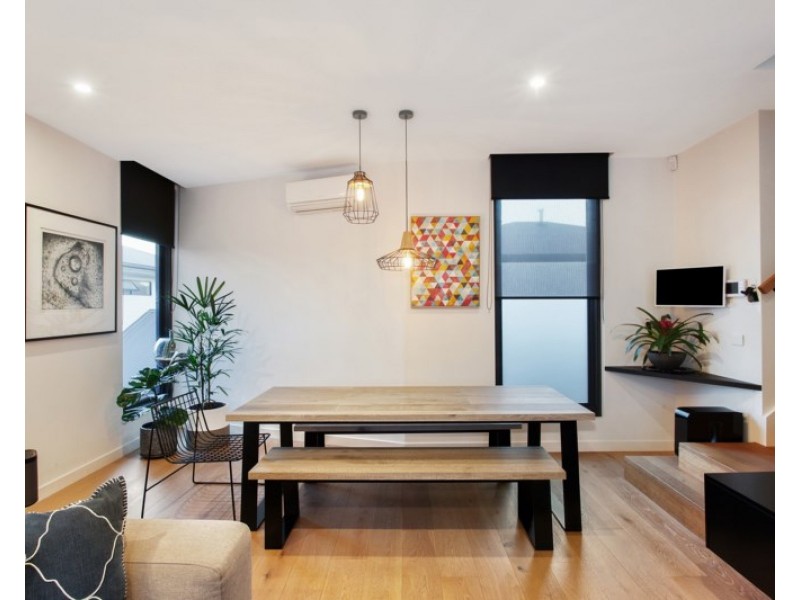 2/12 Arawatta Street, Carnegie VIC 3163