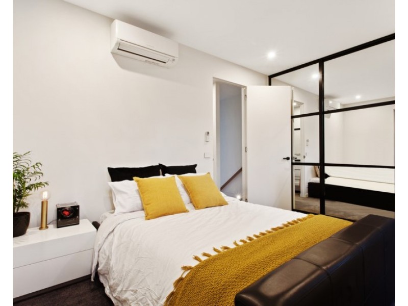 2/12 Arawatta Street, Carnegie VIC 3163