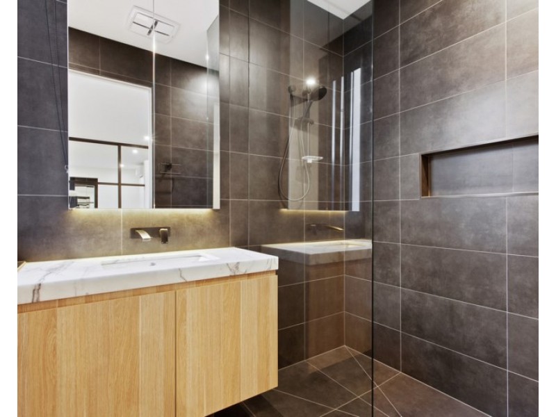 2/12 Arawatta Street, Carnegie VIC 3163