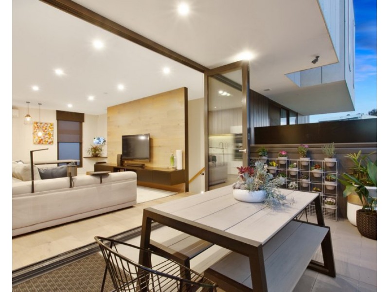 2/12 Arawatta Street, Carnegie VIC 3163