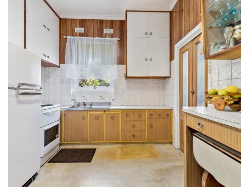 5 Railway Road, Carnegie VIC 3163