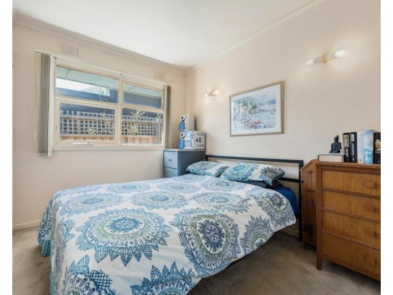 5 Railway Road, Carnegie VIC 3163