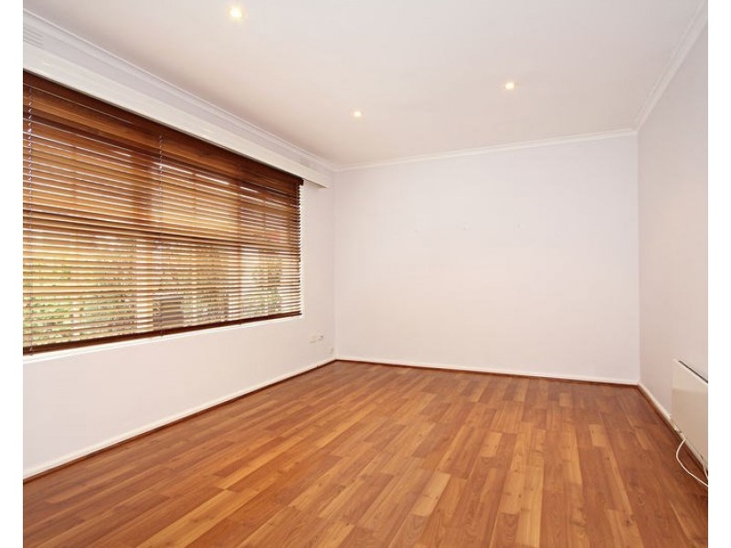 4/29-31 Toolambool Road, Carnegie VIC 3163