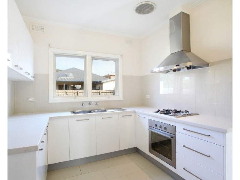 8 Leigh Street, Oakleigh VIC 3166