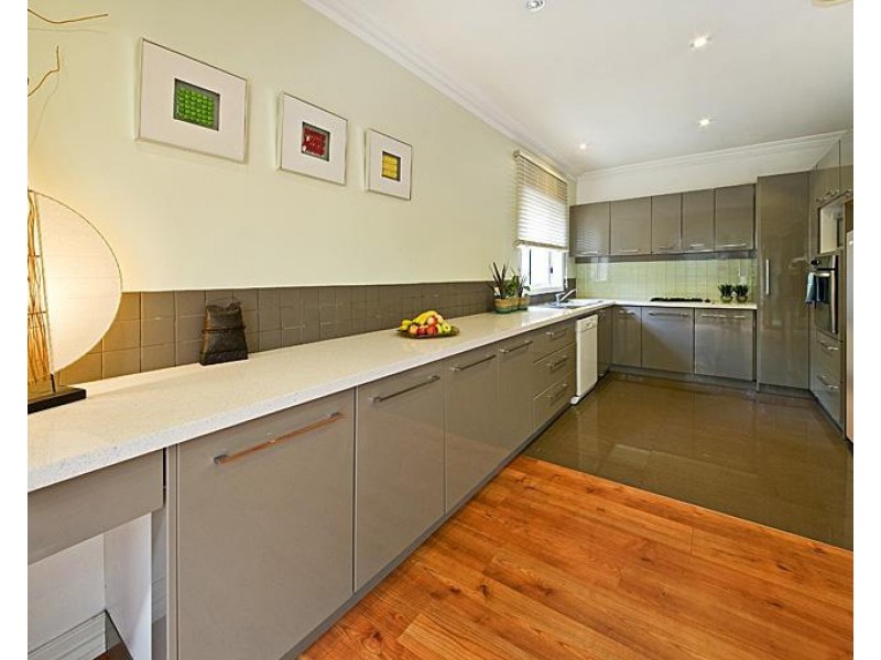 7 Lake Street, Carnegie VIC 3163