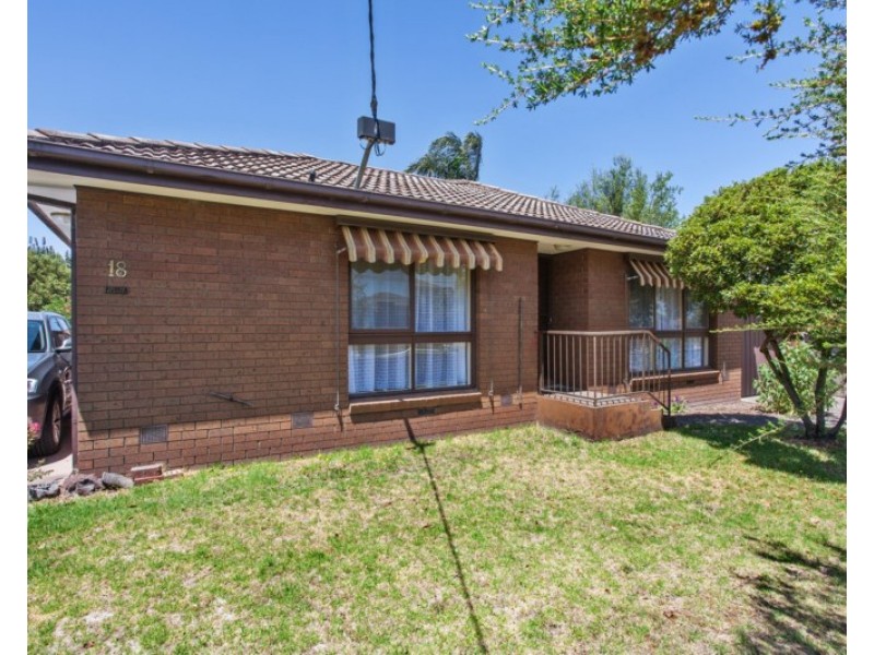 1/18 Normanby Street, Hughesdale VIC 3166