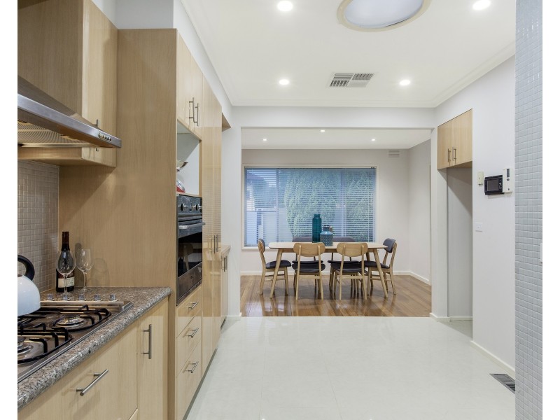 5 McLaurin Road, Carnegie VIC 3163