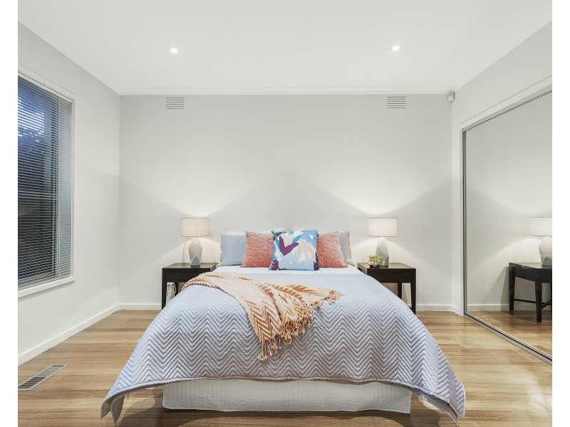 5 McLaurin Road, Carnegie VIC 3163