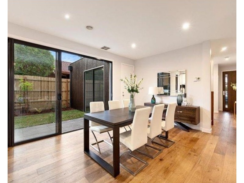 6 Kangaroo Road, Murrumbeena VIC 3163