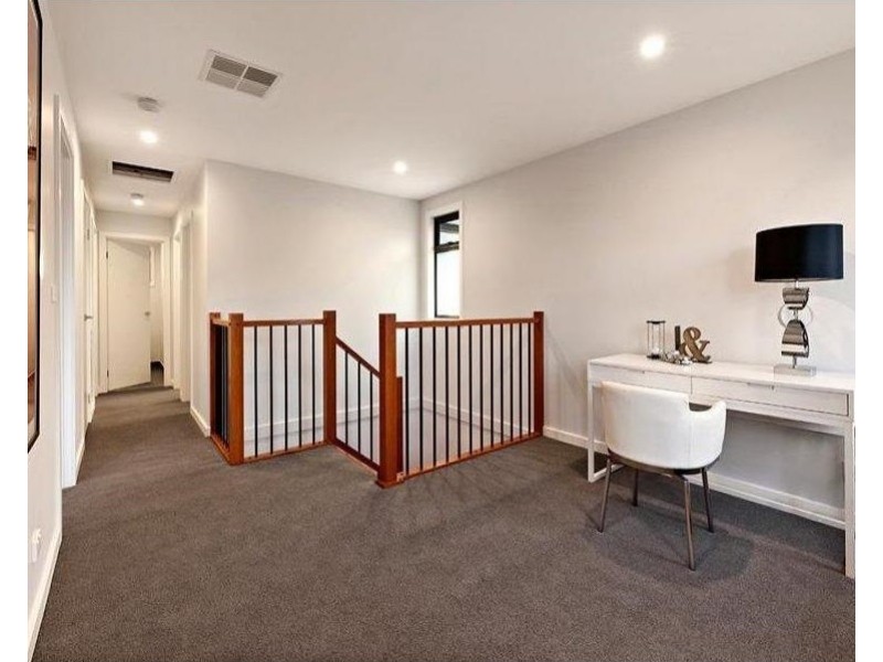 6 Kangaroo Road, Murrumbeena VIC 3163