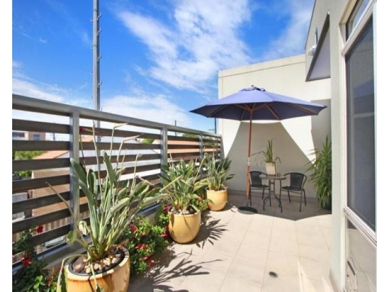 8/100 Poath Road, Hughesdale VIC 3166