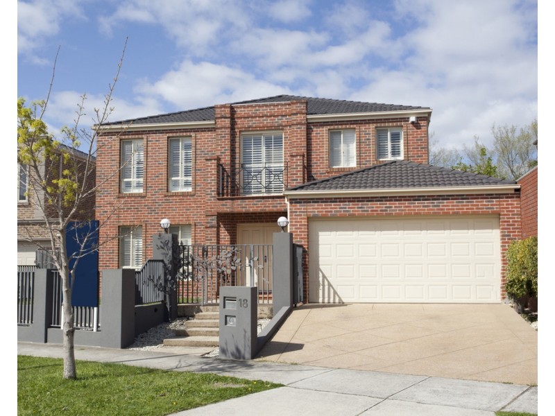 18 Winston Way, Murrumbeena VIC 3163