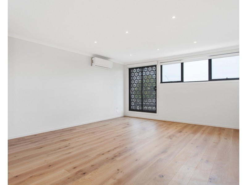 2/10 Laurel Street, Bentleigh East VIC 3165